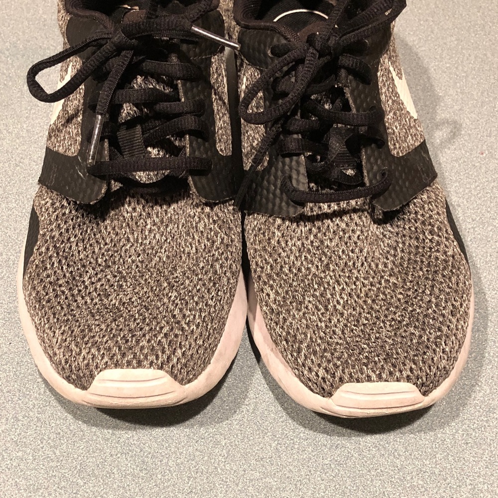 Nike Gray and Black Athletic Shoes - Picture 2 of 15